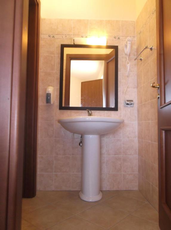Red Hotel Sant'Elia Sant'Agata di Militello Room photo